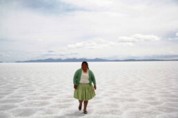 bolivian woman cook uyuni tour