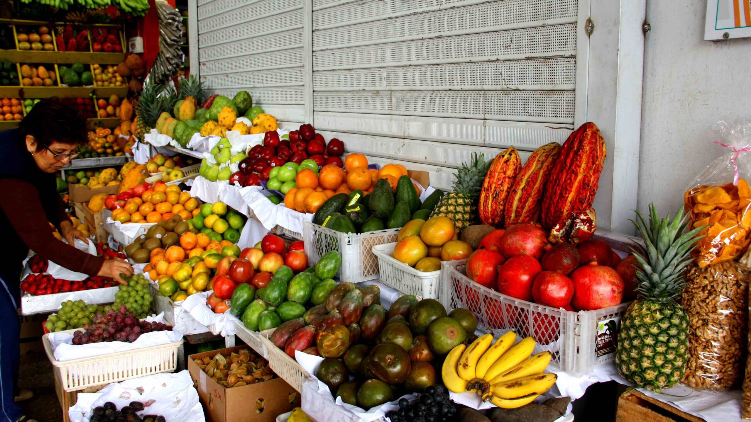 fruit market in Lima Peru