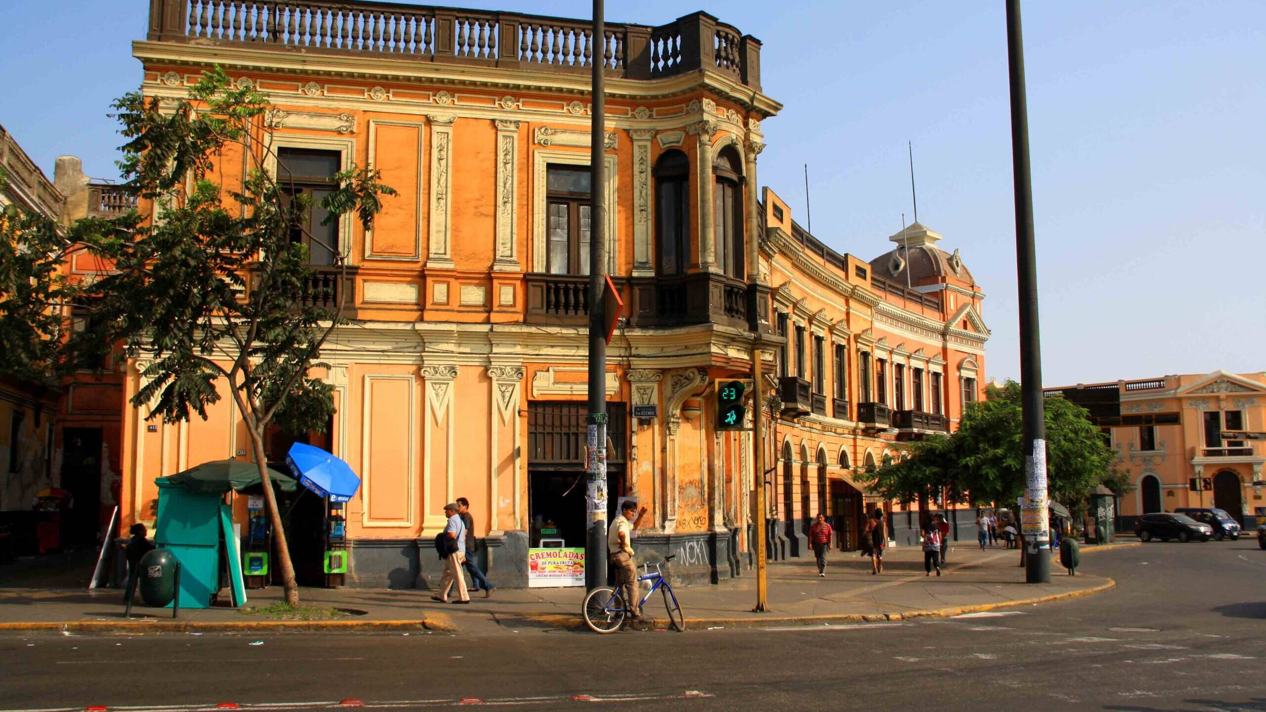 streets of lima in Peru