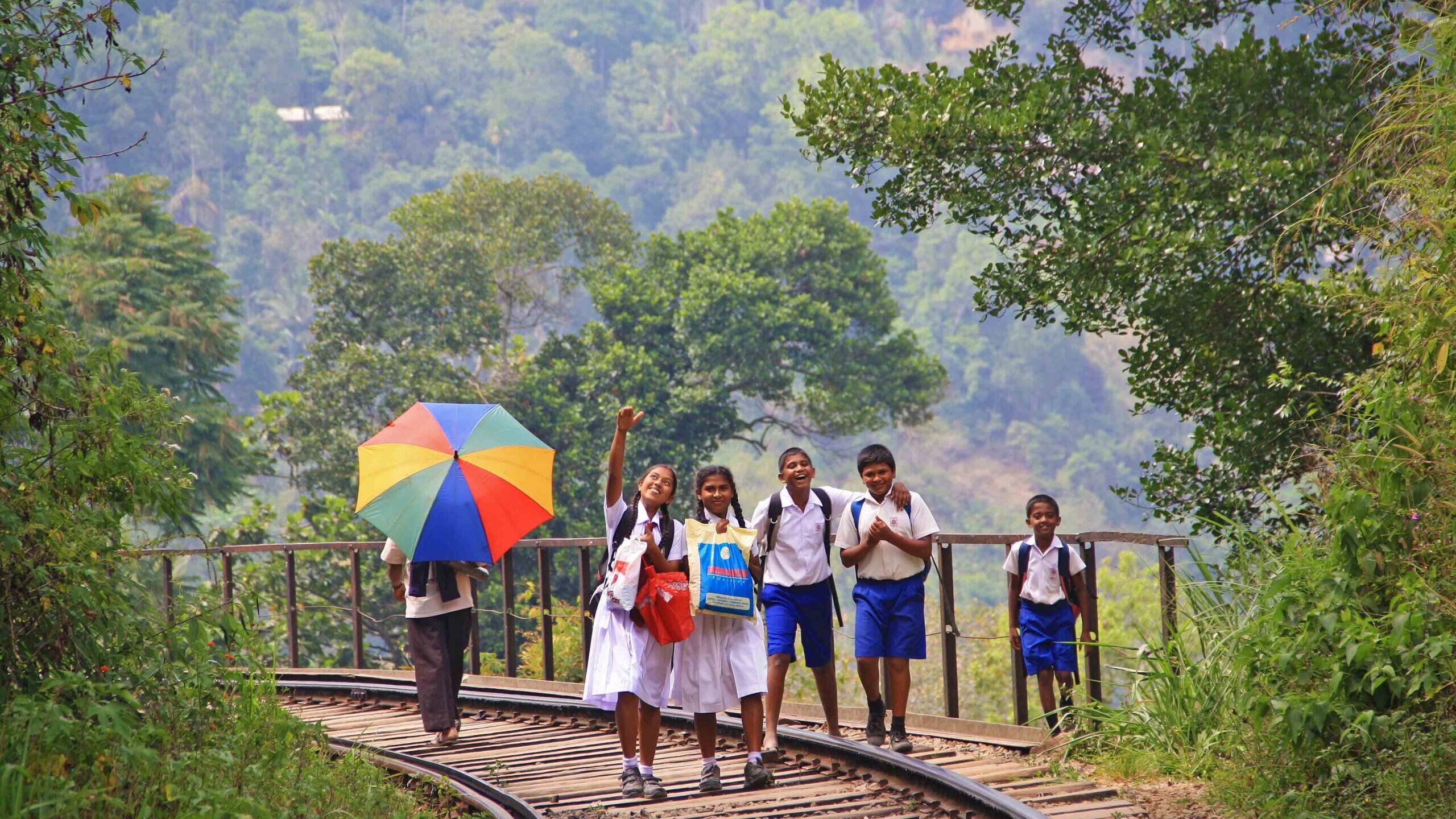 kids train rails trekking ella rock sri lanka