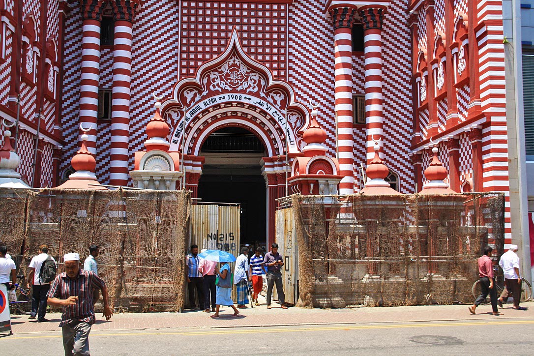 red mosque pettah colombo sri lanka