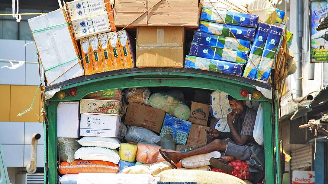 trcuk transport pettah market colombo sri lanka