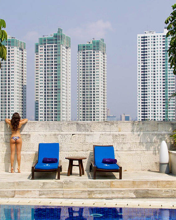 rooftop swimmingpool hotel indonesia kempinski jakarta view