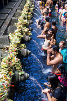 tirta empul prayers holy water temple ubud