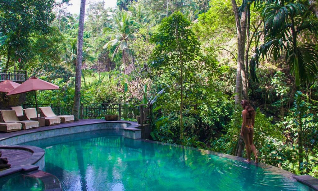 infinity-pool-svarga-loka-wellness-resort-ubud-bali - Mokum Surf Club