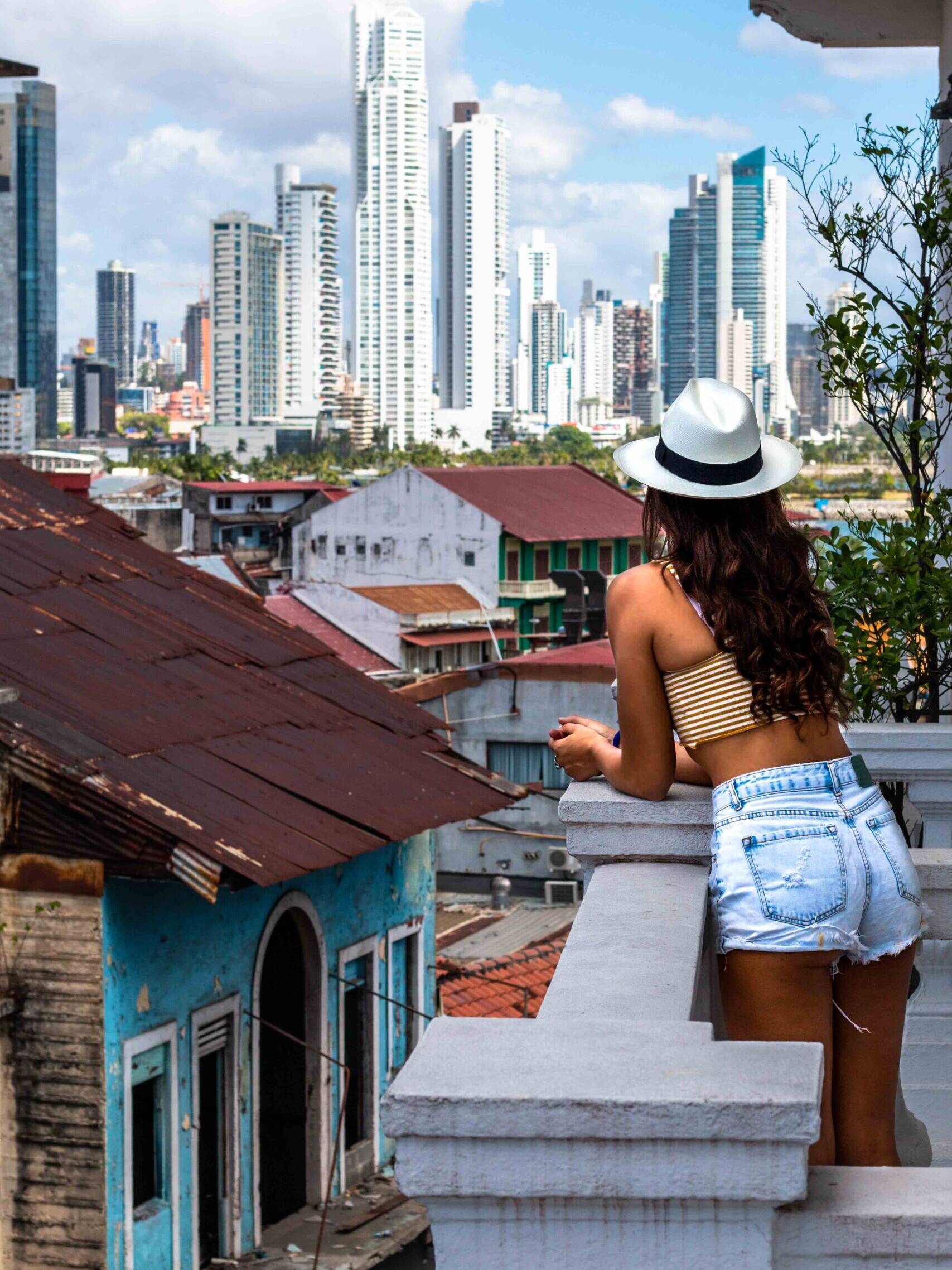 Las Clementinas balcony view Panama City