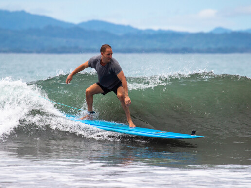 Mokum Surf Club retreat surf lesson