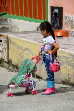 Girl on the streets of Salento Colombia