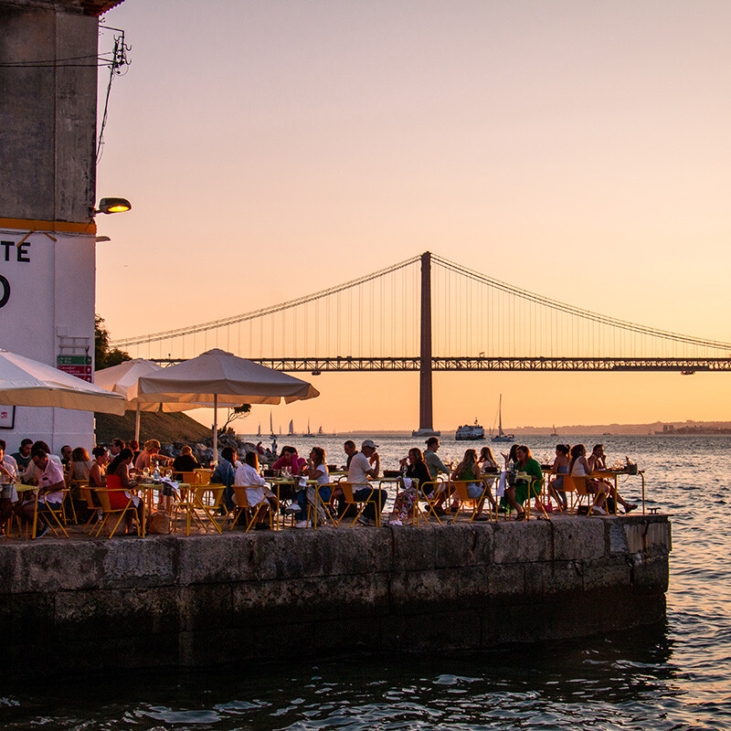 Watching the sunset at Restaurante Ponto Final in Lisbon